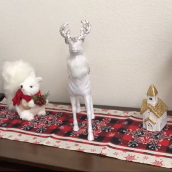 Christmas buffalo chic snowflake small table runner 13”x 36” inches - Picture 3 of 3